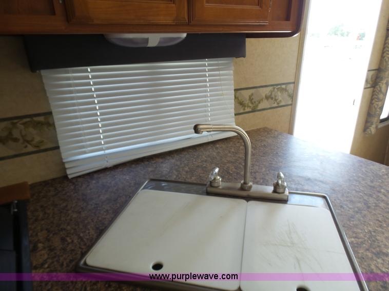 image for item L7105 2008 R-Vision Trail-lite camper