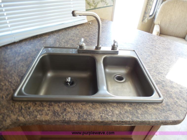 image for item L7105 2008 R-Vision Trail-lite camper