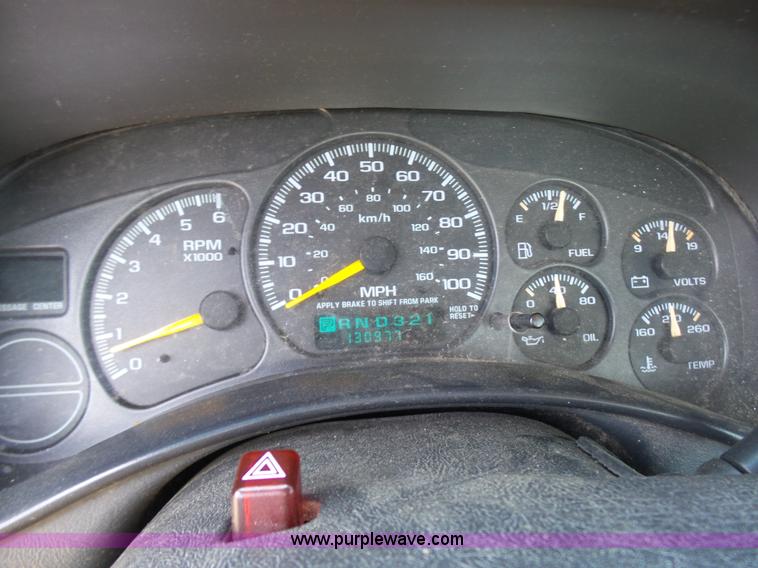 image for item L7106 2000 GMC Sierra 2500HD SL pickup truck