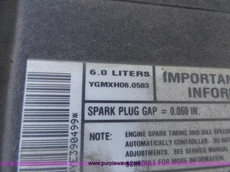 image for item L7106 2000 GMC Sierra 2500HD SL pickup truck