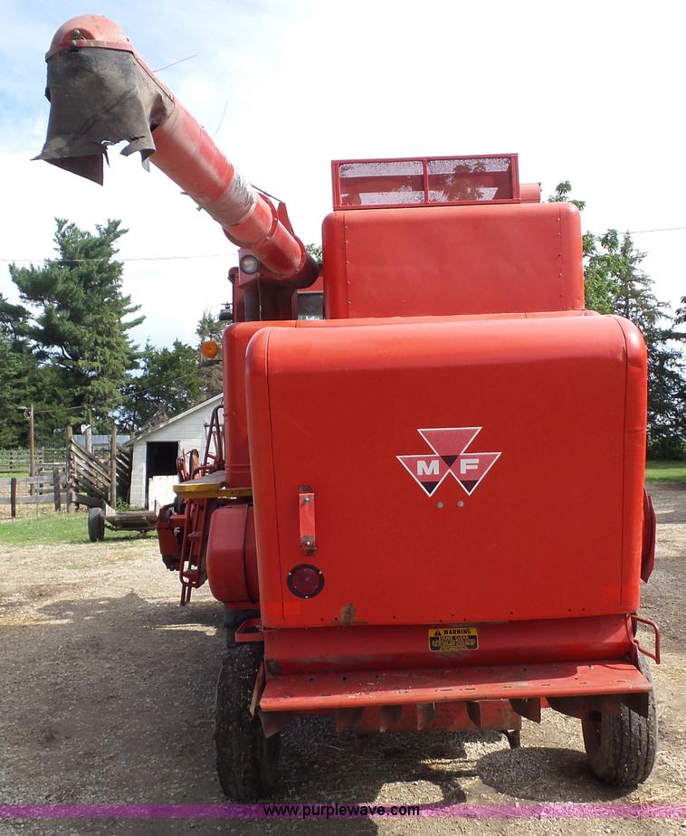 image for item BZ9764 1978 Massey-Ferguson 510 combine