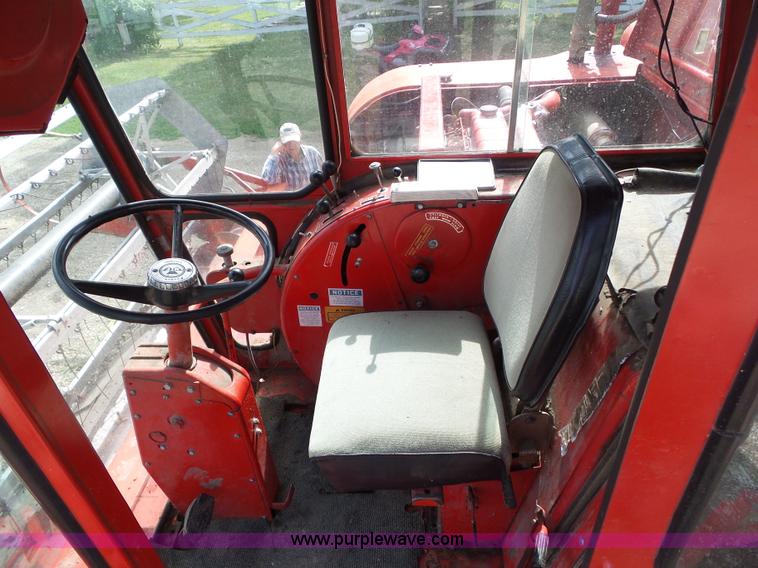 image for item BZ9764 1978 Massey-Ferguson 510 combine
