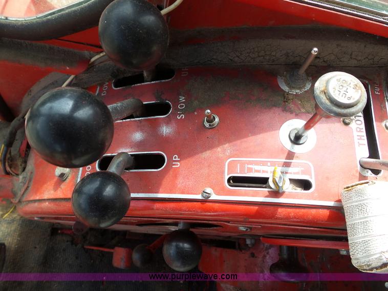 image for item BZ9764 1978 Massey-Ferguson 510 combine