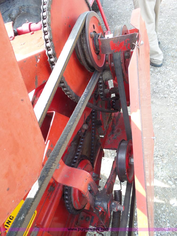 image for item BZ9764 1978 Massey-Ferguson 510 combine