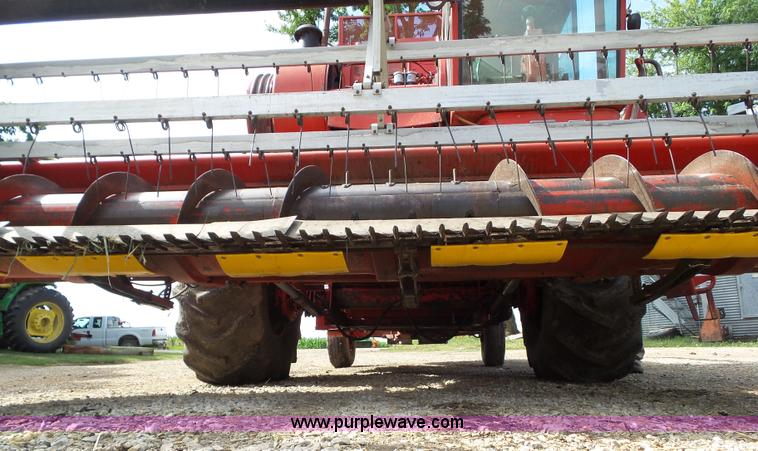 image for item BZ9764 1978 Massey-Ferguson 510 combine