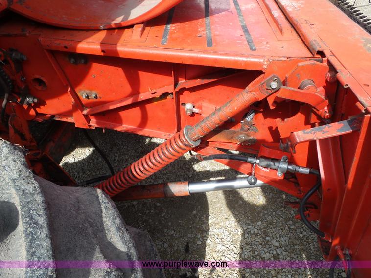 image for item BZ9764 1978 Massey-Ferguson 510 combine
