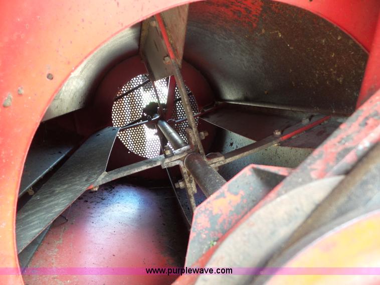 image for item BZ9764 1978 Massey-Ferguson 510 combine