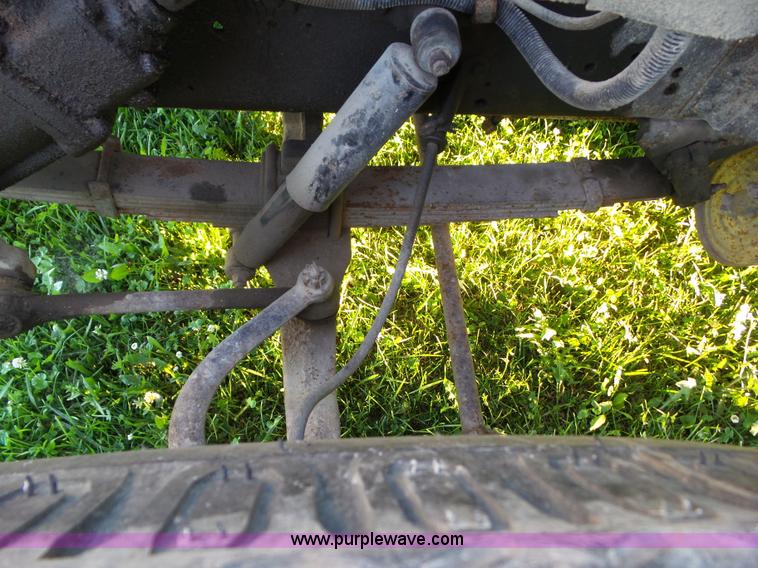 image for item BZ9793 1974 International 1600 grain truck