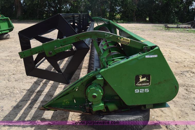 image for item CB9046 1991 John Deere 925 rigid head