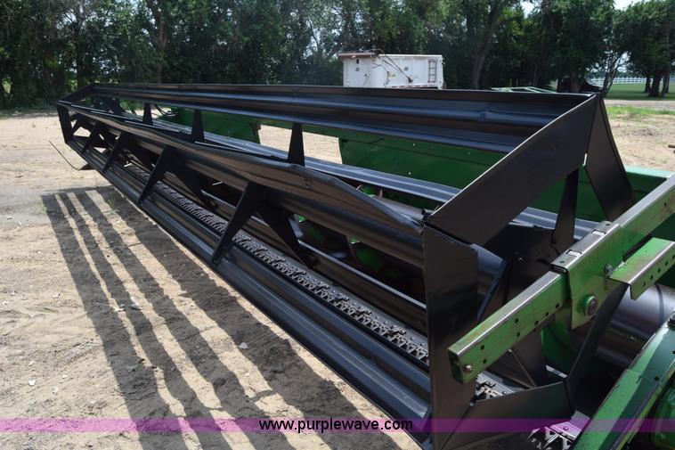 image for item CB9046 1991 John Deere 925 rigid head