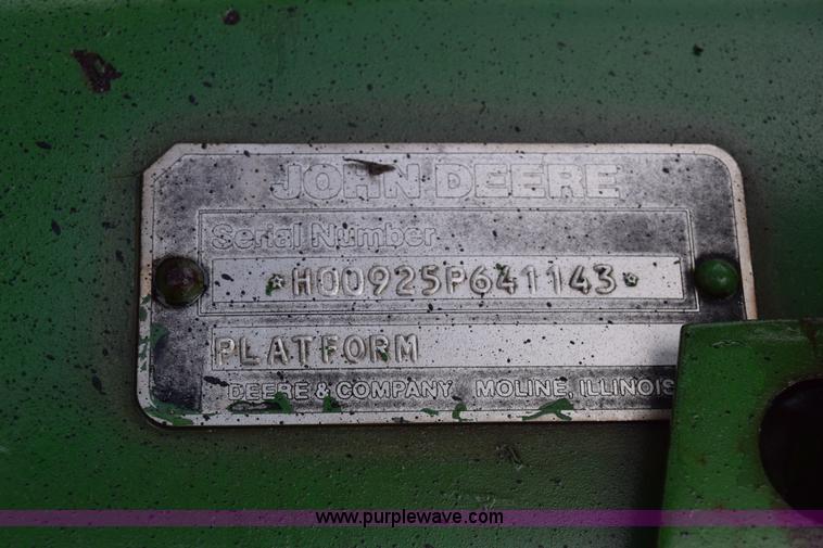 image for item CB9046 1991 John Deere 925 rigid head