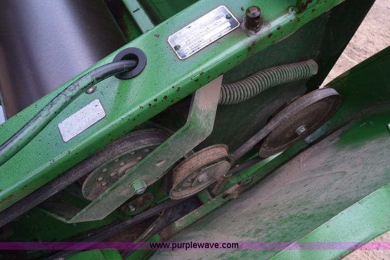 image for item CB9046 1991 John Deere 925 rigid head