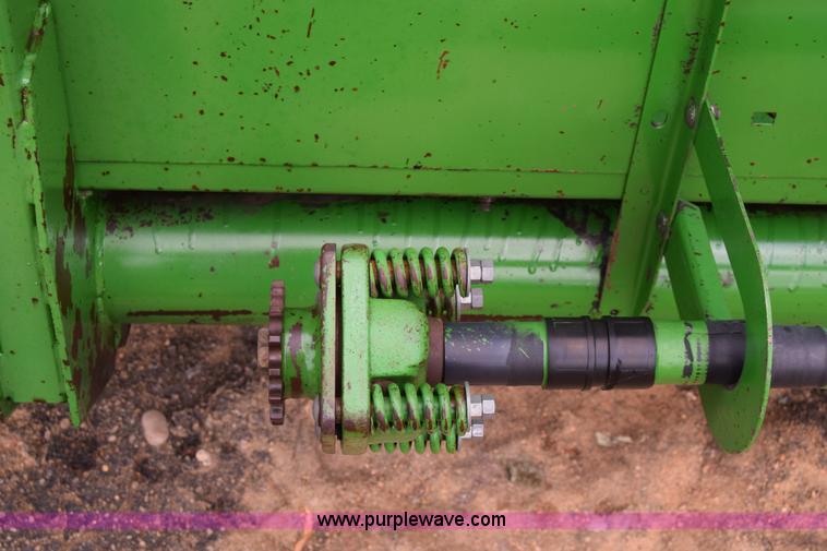 image for item CB9046 1991 John Deere 925 rigid head