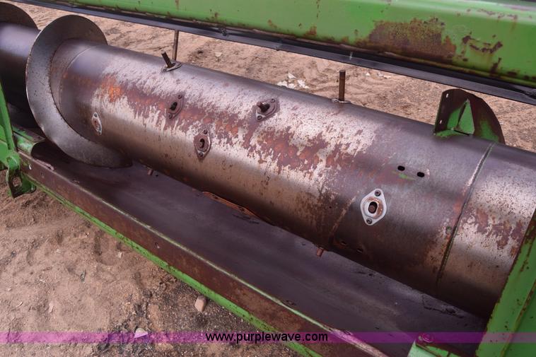 image for item CB9046 1991 John Deere 925 rigid head