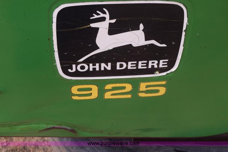 image for item CB9046 1991 John Deere 925 rigid head