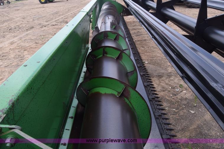 image for item CB9046 1991 John Deere 925 rigid head