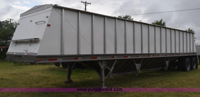 image for item CB9171 1988 Doonan double hopper grain trailer