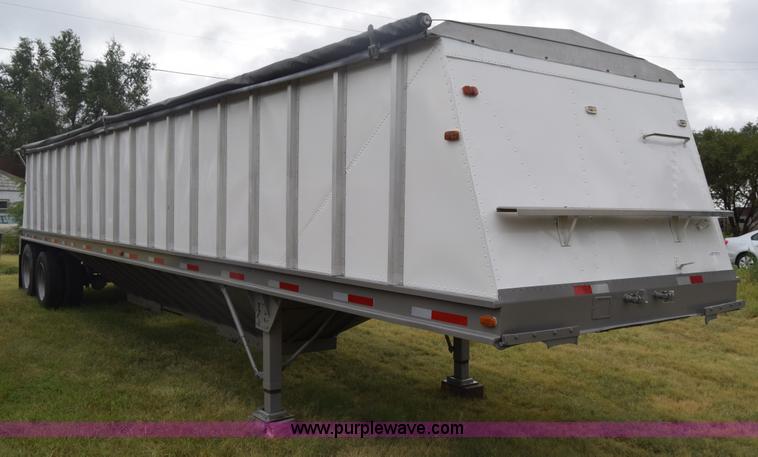 image for item CB9171 1988 Doonan double hopper grain trailer
