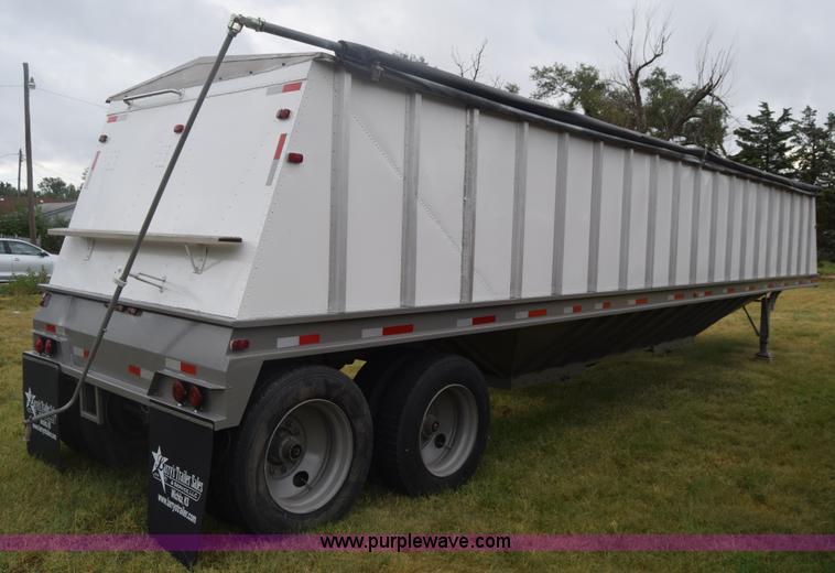 image for item CB9171 1988 Doonan double hopper grain trailer