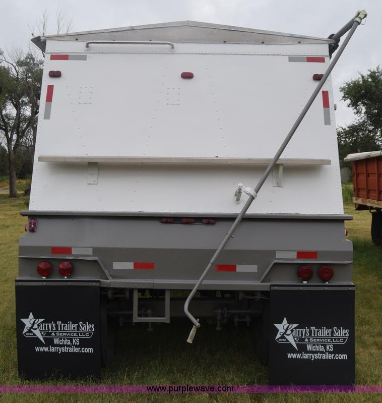 image for item CB9171 1988 Doonan double hopper grain trailer