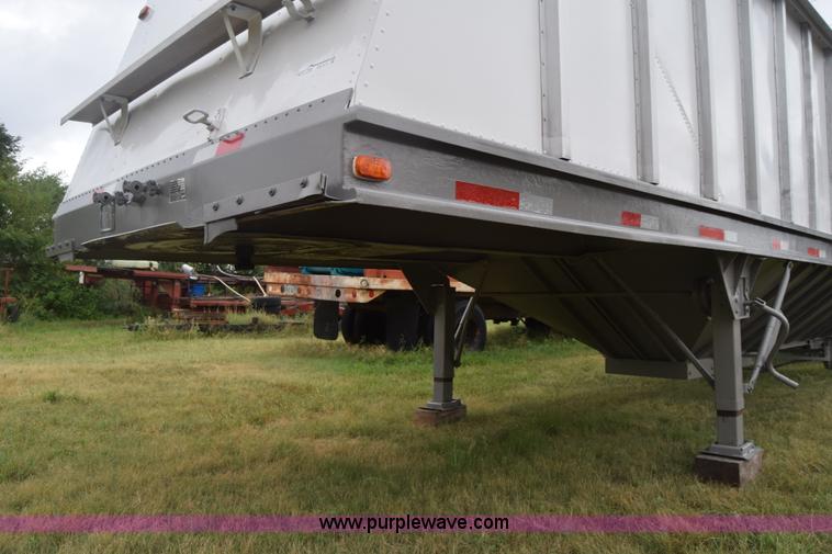 image for item CB9171 1988 Doonan double hopper grain trailer