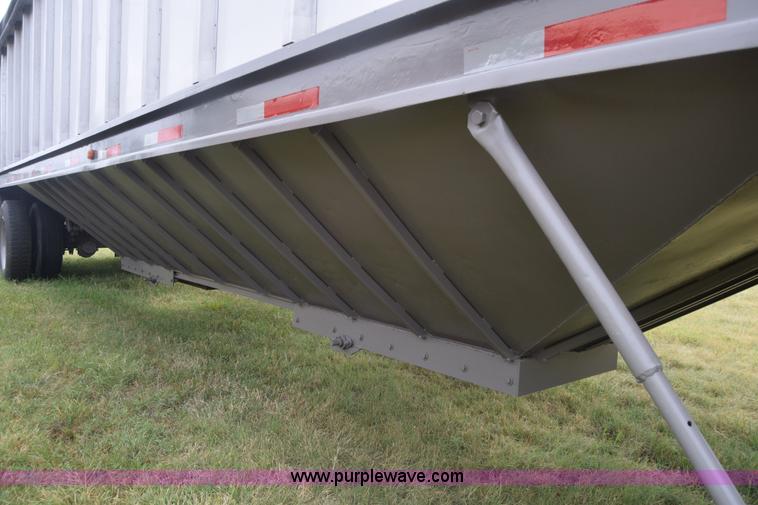 image for item CB9171 1988 Doonan double hopper grain trailer