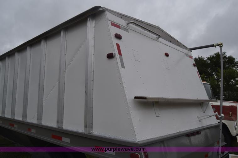 image for item CB9171 1988 Doonan double hopper grain trailer