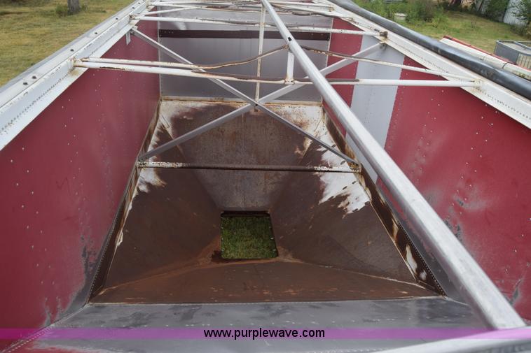 image for item CB9171 1988 Doonan double hopper grain trailer