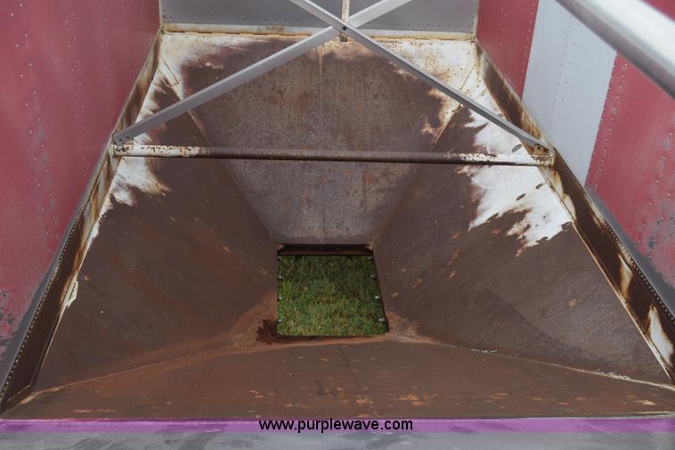 image for item CB9171 1988 Doonan double hopper grain trailer