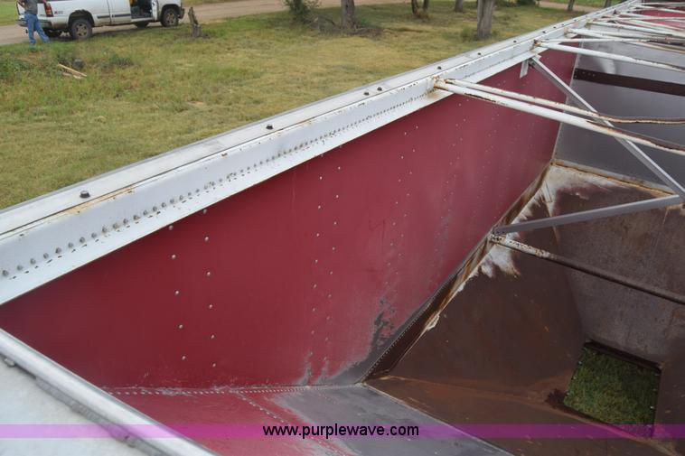 image for item CB9171 1988 Doonan double hopper grain trailer