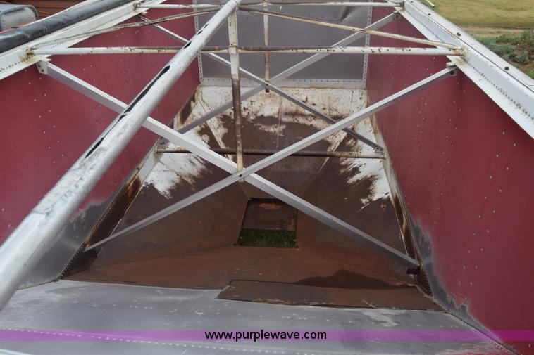 image for item CB9171 1988 Doonan double hopper grain trailer