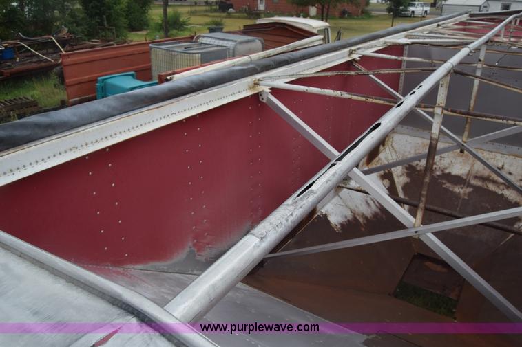 image for item CB9171 1988 Doonan double hopper grain trailer