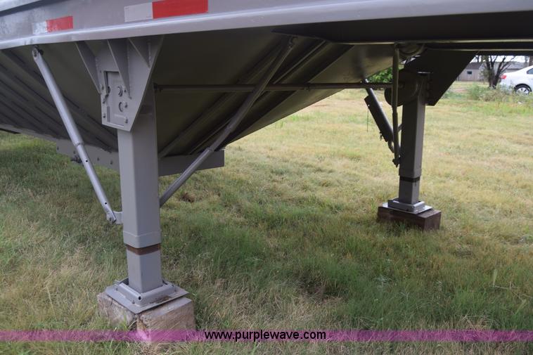 image for item CB9171 1988 Doonan double hopper grain trailer