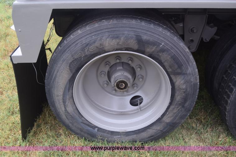 image for item CB9171 1988 Doonan double hopper grain trailer