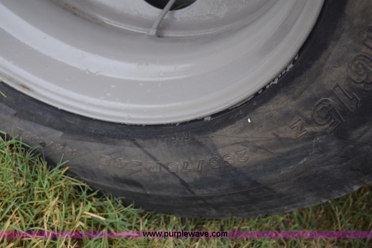 image for item CB9171 1988 Doonan double hopper grain trailer