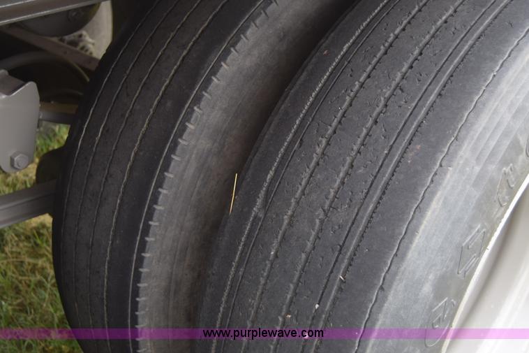 image for item CB9171 1988 Doonan double hopper grain trailer