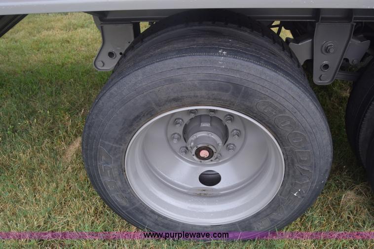 image for item CB9171 1988 Doonan double hopper grain trailer