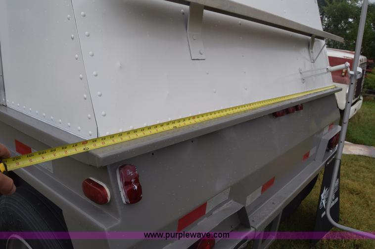 image for item CB9171 1988 Doonan double hopper grain trailer