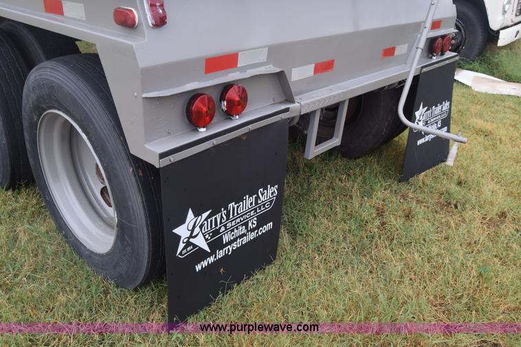 image for item CB9171 1988 Doonan double hopper grain trailer