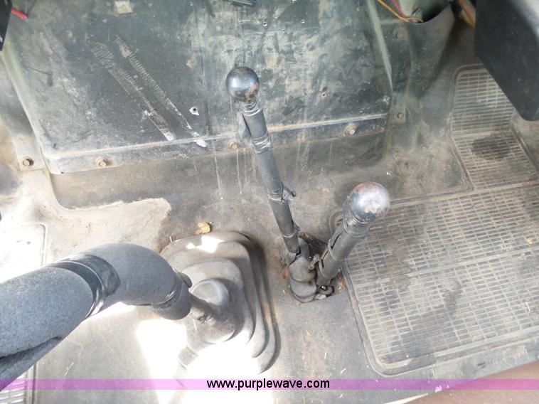 image for item F1601 1986 International S1800 flatbed truck