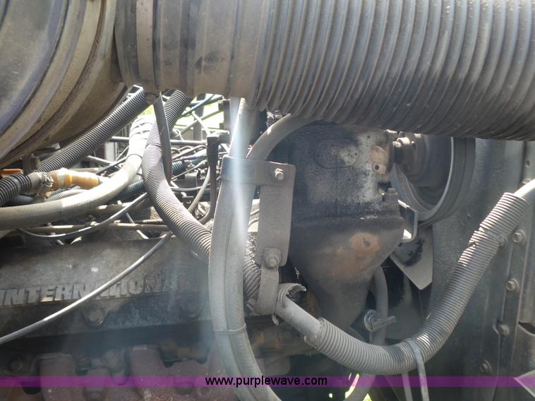 image for item F1601 1986 International S1800 flatbed truck