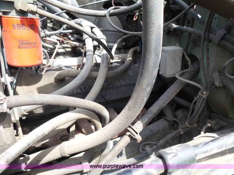 image for item F1601 1986 International S1800 flatbed truck