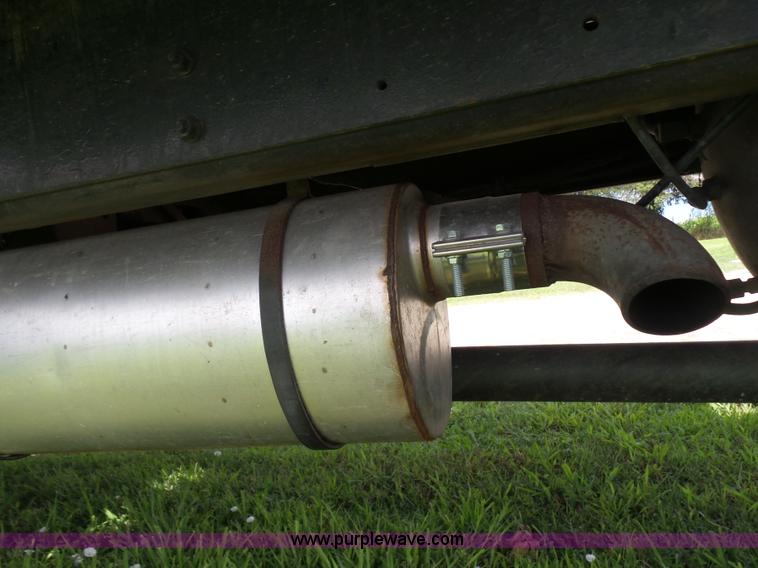 image for item F1601 1986 International S1800 flatbed truck