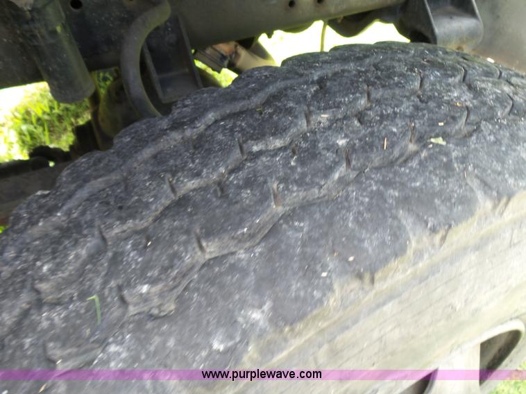 image for item F1601 1986 International S1800 flatbed truck