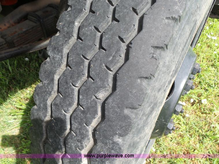 image for item F1601 1986 International S1800 flatbed truck