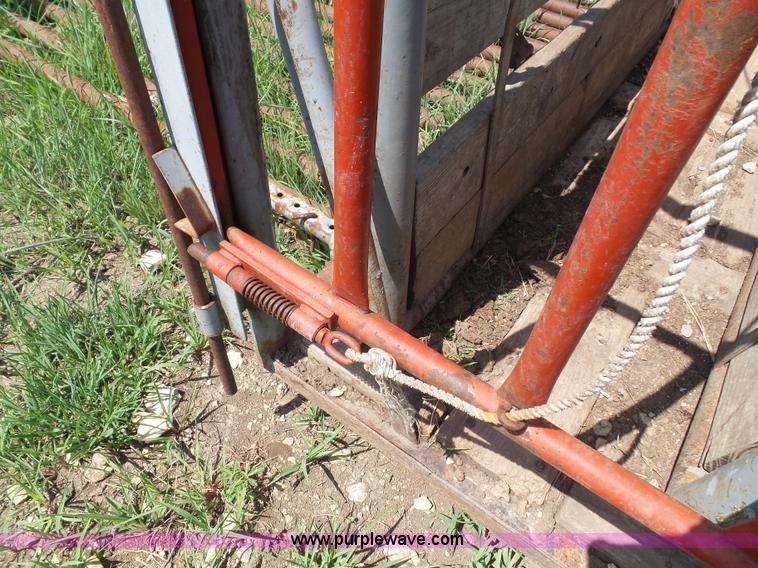 image for item J4839 Filson livestock squeeze chute
