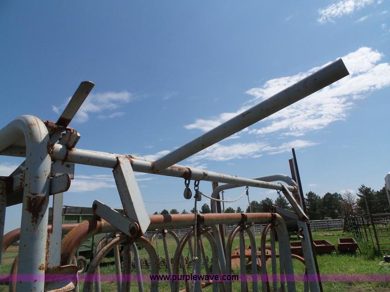 image for item J4839 Filson livestock squeeze chute