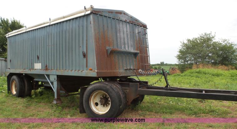 image for item J4841 1991 DMF single hopper grain trailer with dolly