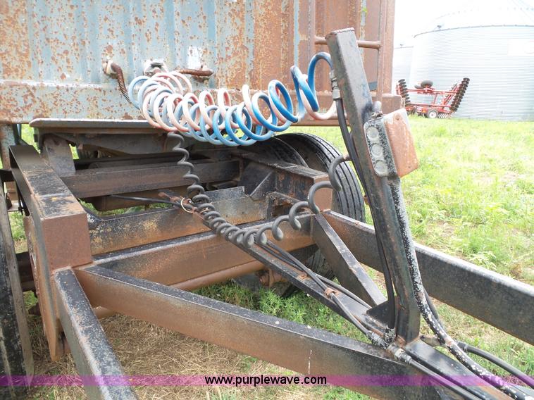 image for item J4841 1991 DMF single hopper grain trailer with dolly