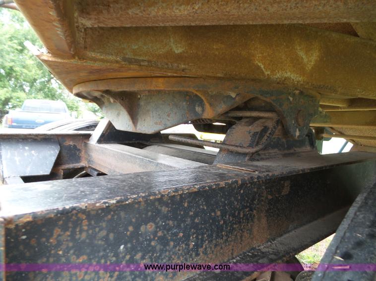 image for item J4841 1991 DMF single hopper grain trailer with dolly